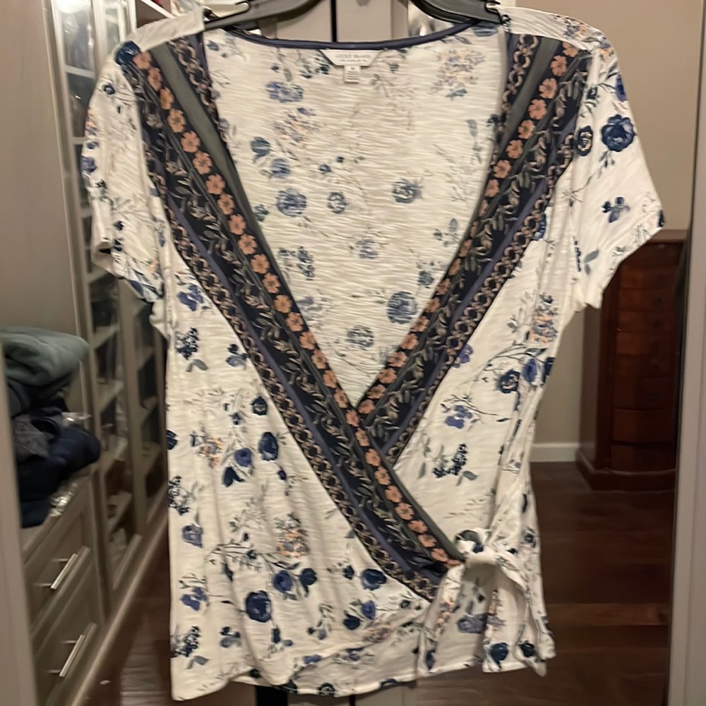 Lucky Brand top